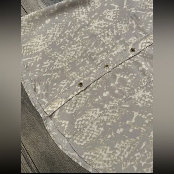 Calvin Klein Womens Blouse Shirt -Roll Tab Sleeve - Button Down Gray Size Small - Picture 6 of 13